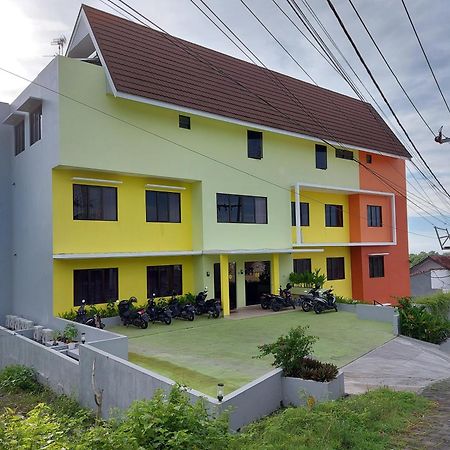 Yellow Guest House Uluwatu Екстериор снимка