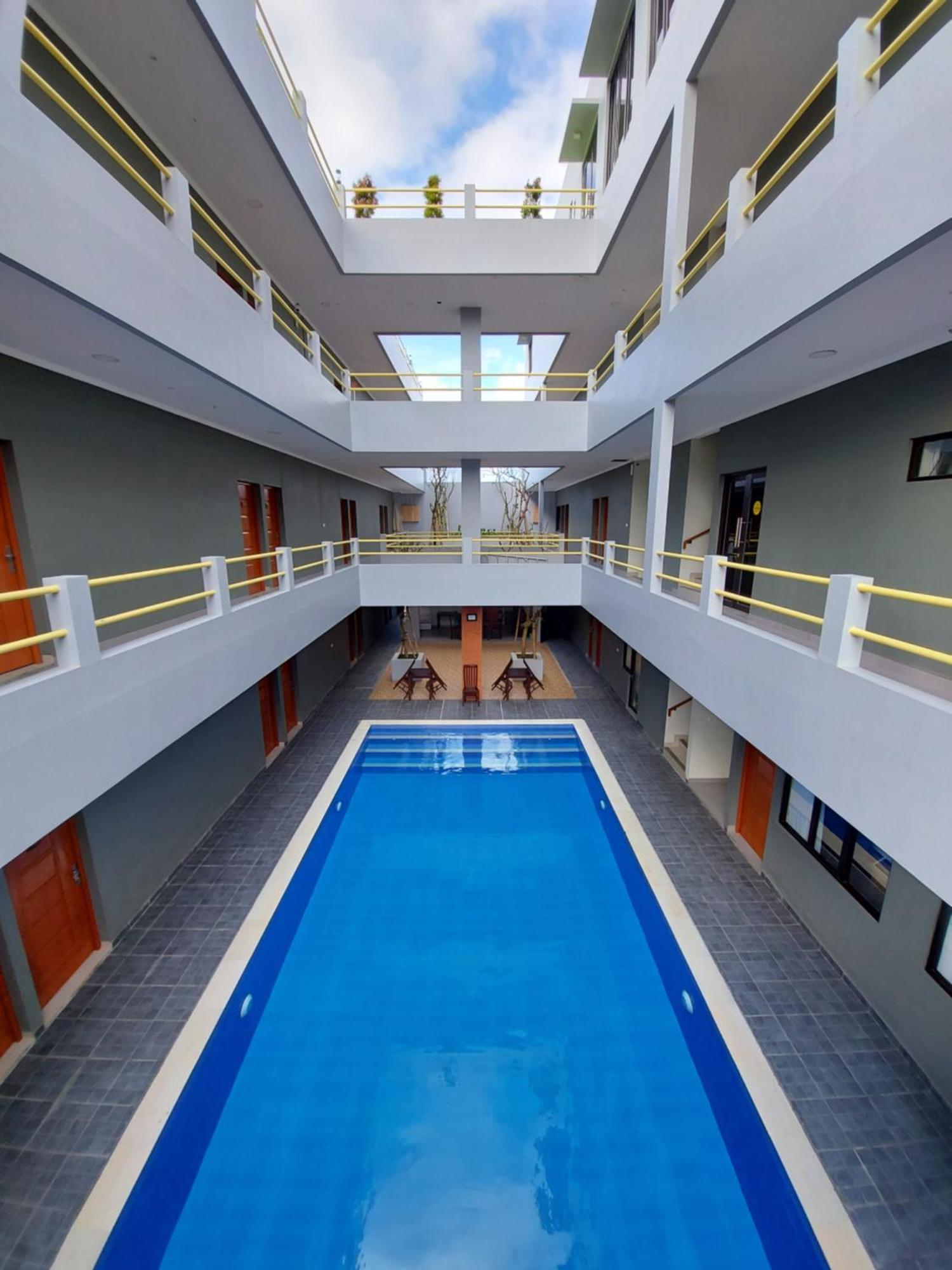 Yellow Guest House Uluwatu Екстериор снимка